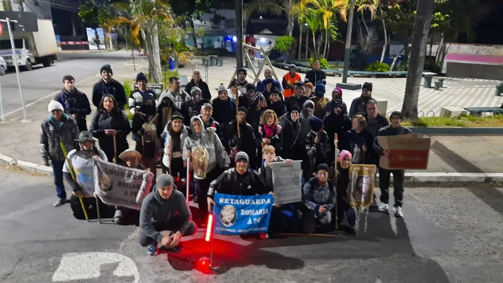 Romeiros saíram de Divinópolis rumo a Leandro Ferreira — Foto: Eclair Canedo de Morais /Arquivo pessoal