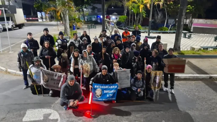 Romeiros saíram de Divinópolis rumo a Leandro Ferreira — Foto: Eclair Canedo de Morais /Arquivo pessoal
