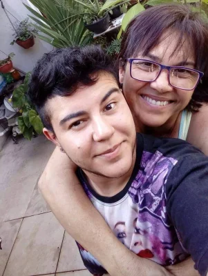 Rosa Diolina e o filho Fhelipe Gonçalves — Foto: Rosa Diolina/Arquivo pessoal
